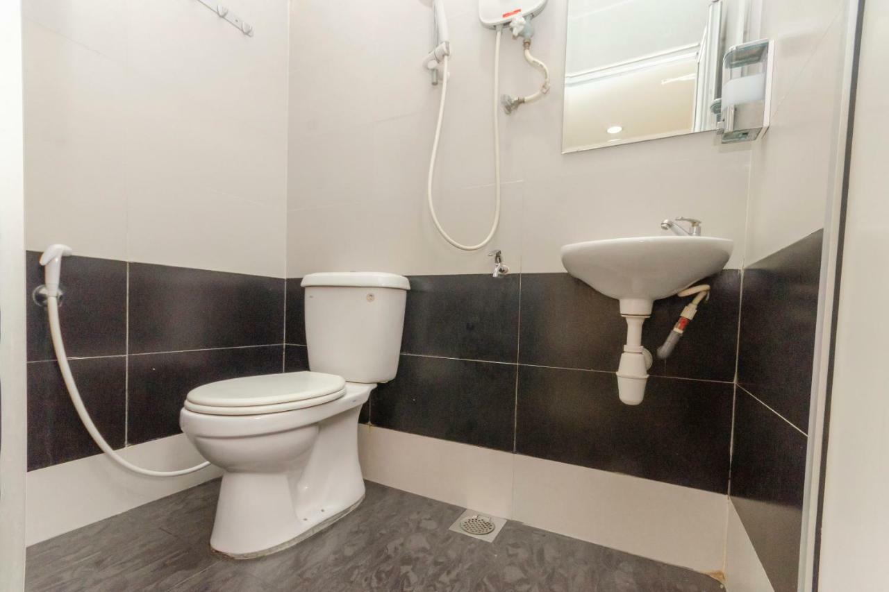 Oyo 1010 Skudai Hotel Dış mekan fotoğraf