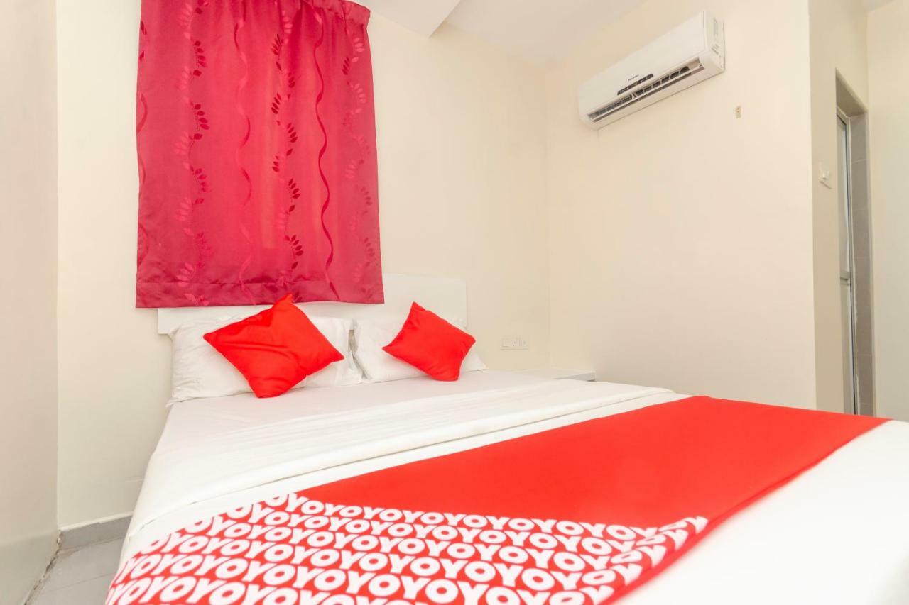 Oyo 1010 Skudai Hotel Dış mekan fotoğraf