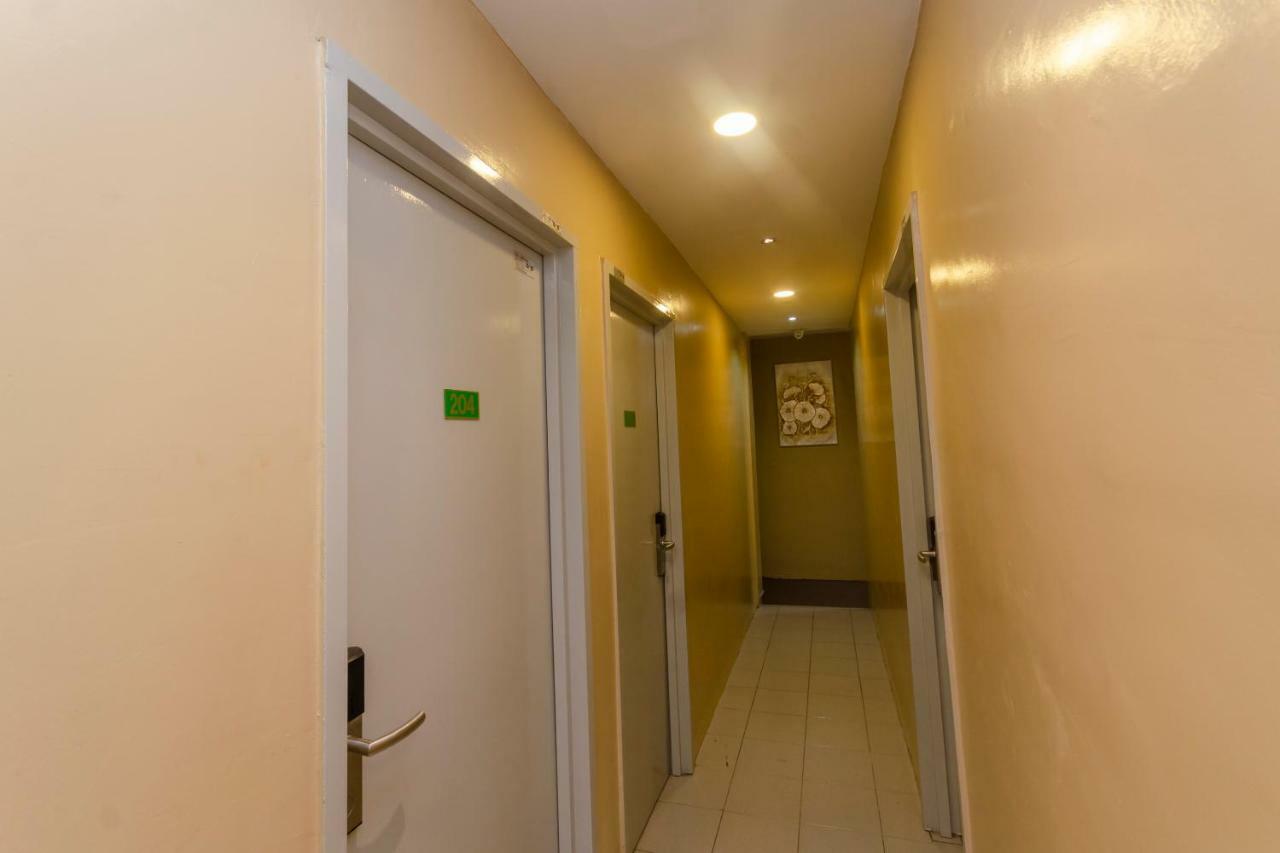 Oyo 1010 Skudai Hotel Dış mekan fotoğraf