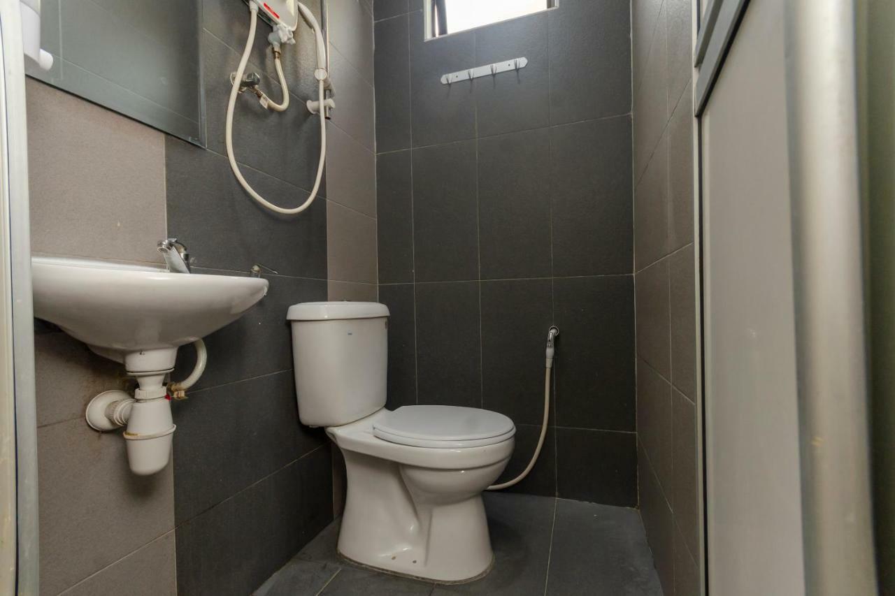 Oyo 1010 Skudai Hotel Dış mekan fotoğraf